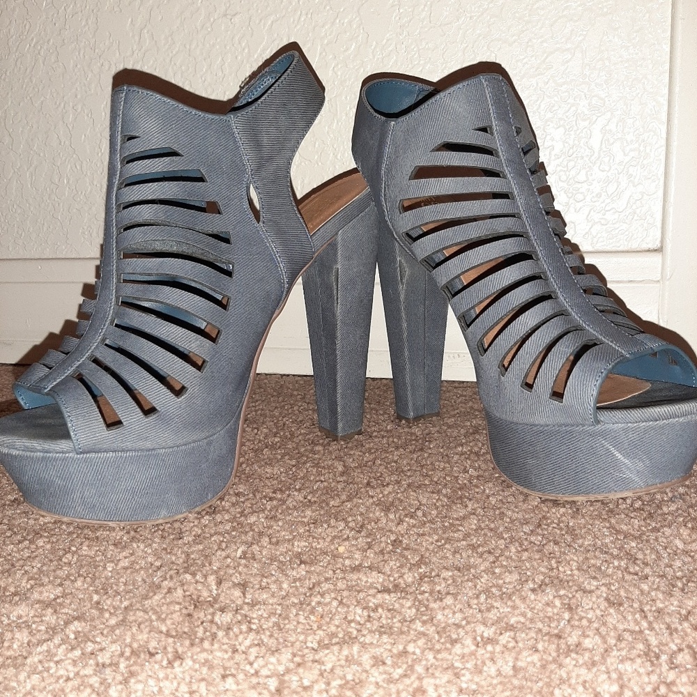 Stunning Pumps